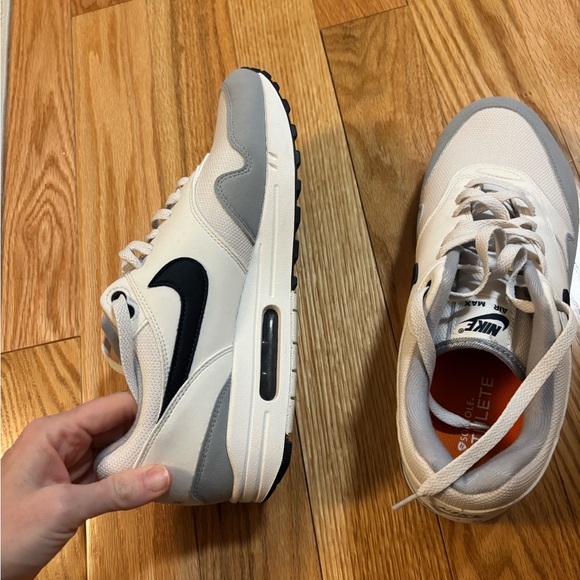 Nike Men's White and Gray Air Max Sneakers - Picture 5 of 9
